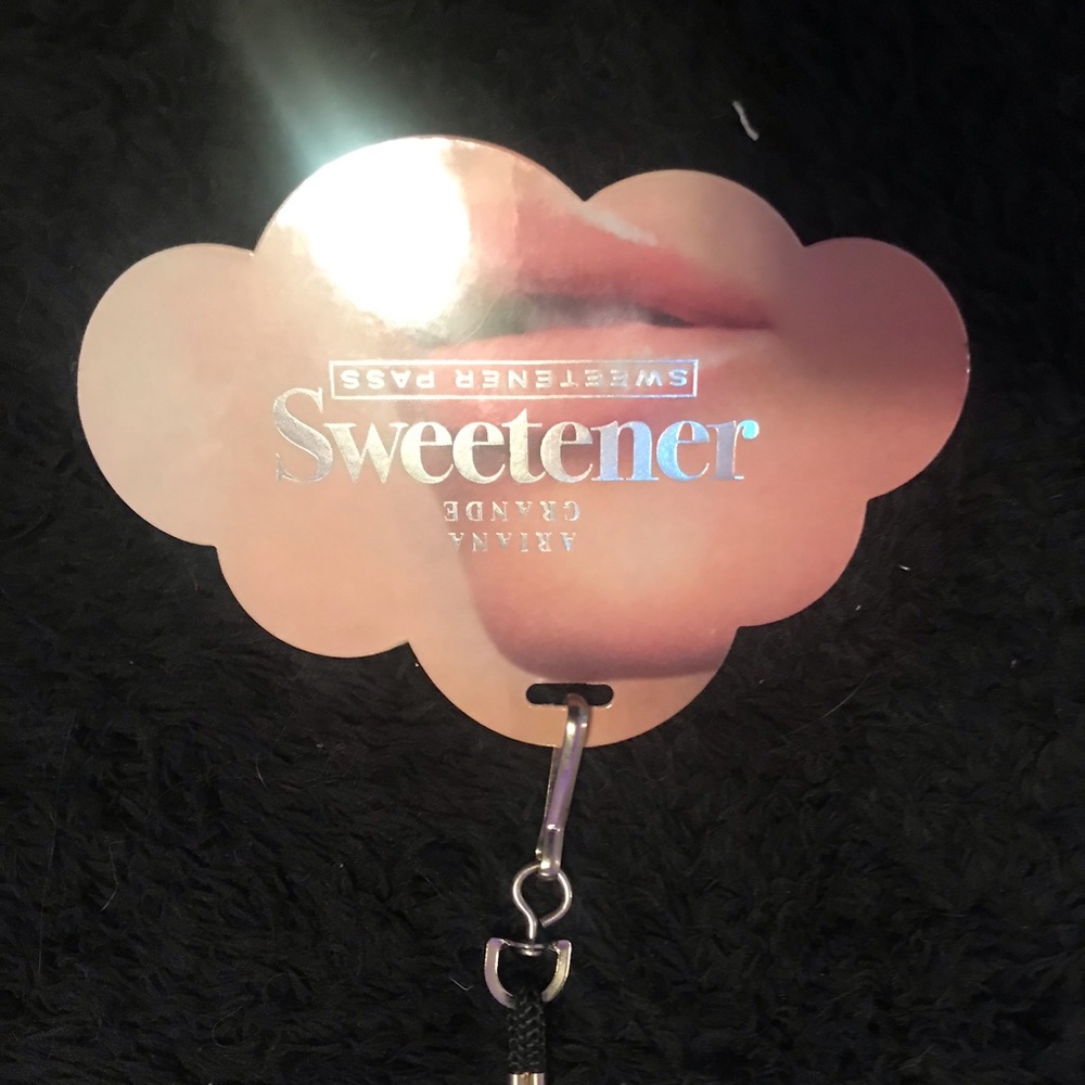 Ariana Grande Sweetener Pass